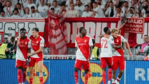 Les joueurs de l'AS Monaco célèbrent un but face à Fribourg au Stade Louis-II, octobre 2026