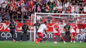 Les joueurs de l'AS Monaco face au LOSC au stade Louis-II en Ligue 1, le 25 octobre 2026