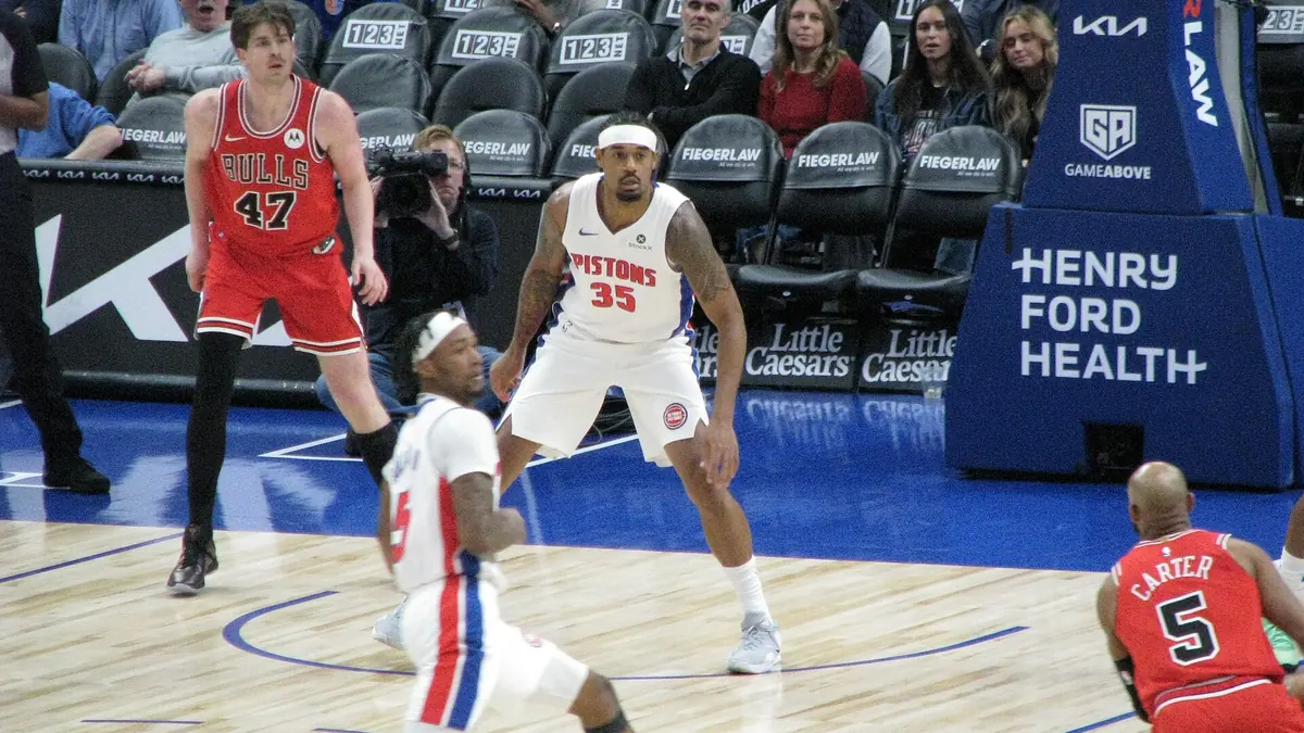 Action de saison régulière NBA entre les Detroit Pistons et les Chicago Bulls à Detroit, en janvier 2026