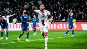 Le capitaine de l'Olympique Lyonnais célèbre un but au Groupama Stadium en Ligue 1