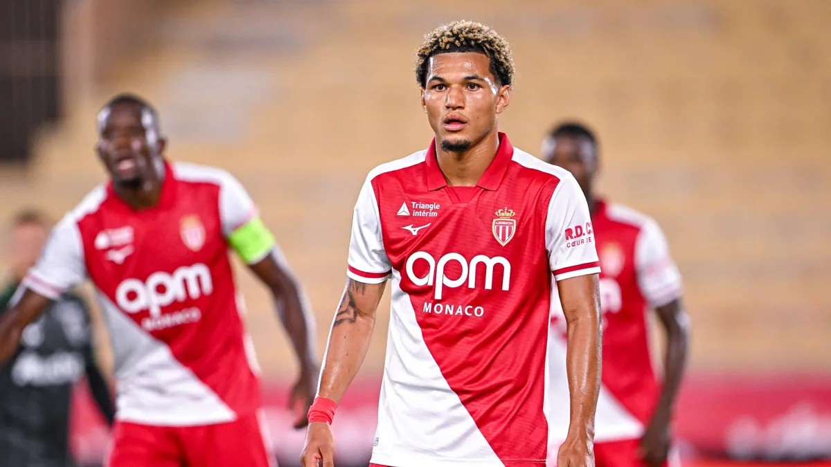 Paris Brunner sous le maillot de l'AS Monaco au stade Louis-II, septembre 2026