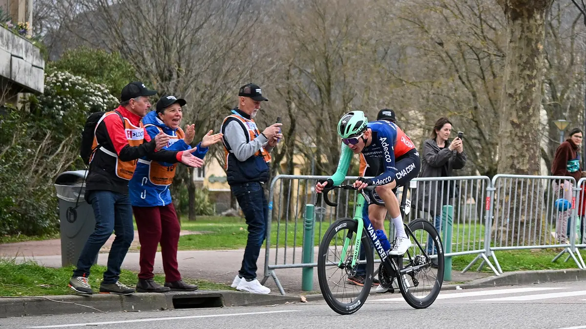 Paul Seixas seul en tête dans le dernier tour de la Faun Ardèche Classic, février 2026