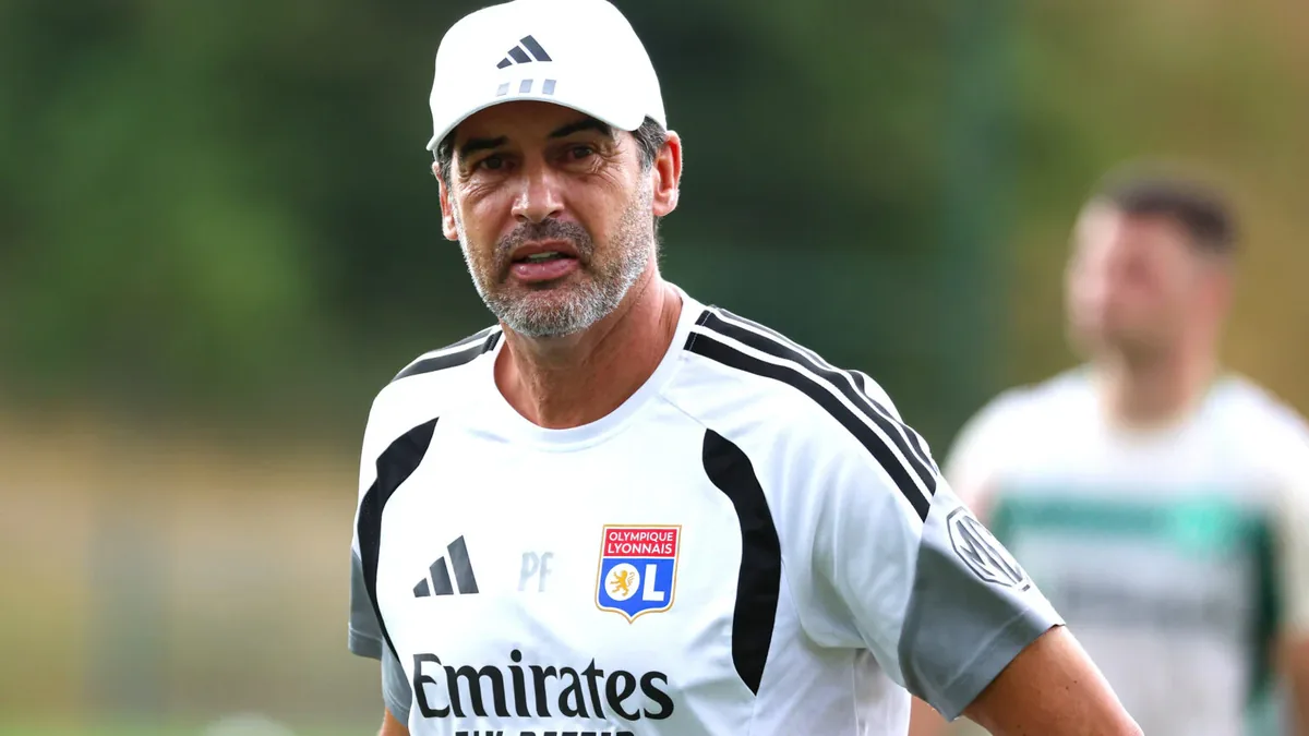 Paulo Fonseca, entraîneur de l'Olympique lyonnais, à l'entraînement, saison 2026-2027