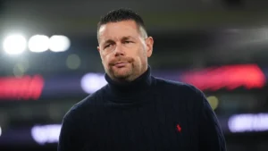 Pierre Sage, entraîneur de Crystal Palace, au bord du terrain lors d'un match de Ligue Europa, septembre 2026