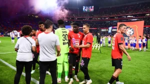 Les joueurs du Stade Rennais sur la pelouse avant leur match de Ligue 1 à Lyon, septembre 2026
