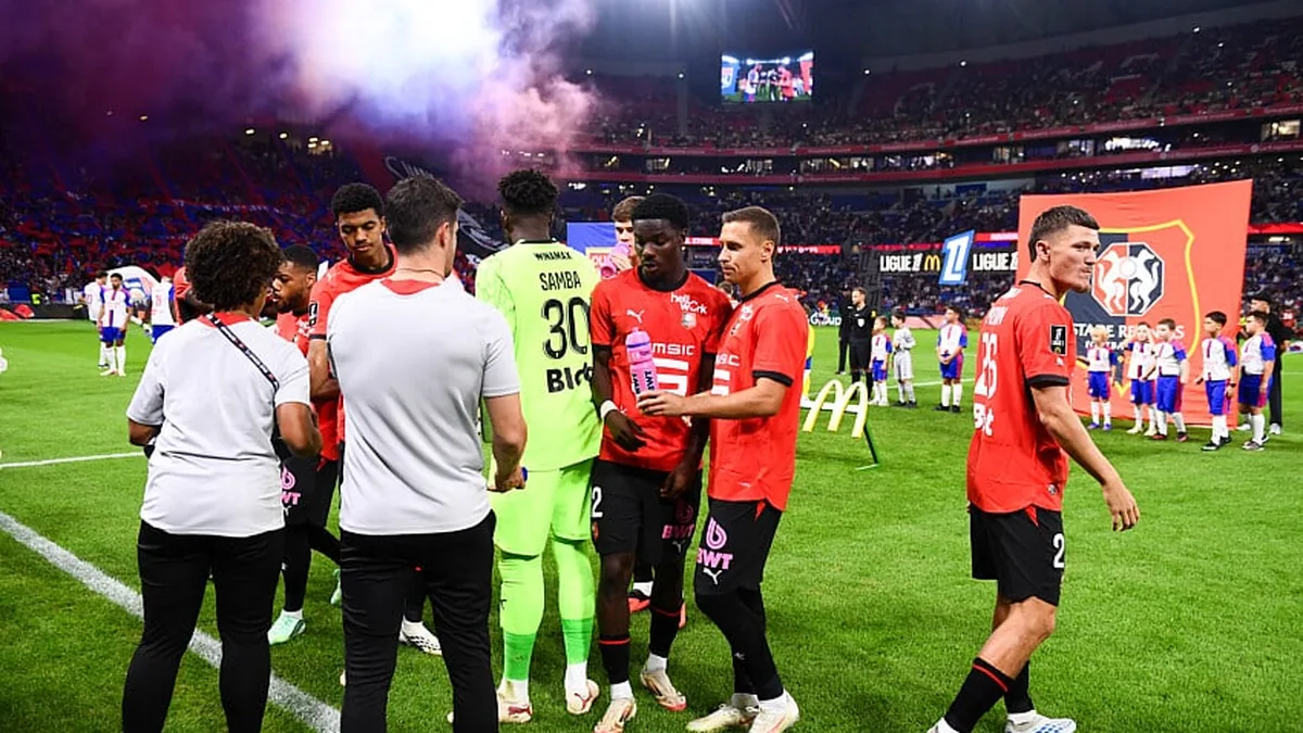 Les joueurs du Stade Rennais sur la pelouse avant leur match de Ligue 1 à Lyon, septembre 2026