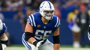 Quenton Nelson en position sous le maillot des Indianapolis Colts, numéro 56