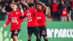 Boulaye Dia et les joueurs du Stade Rennais célèbrent un but face à Auxerre au Roazhon Park, octobre 2026