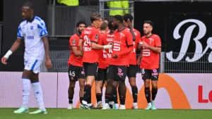 Les joueurs du Stade Rennais célèbrent un but face à Auxerre au Roazhon Park, le 11 octobre 2026