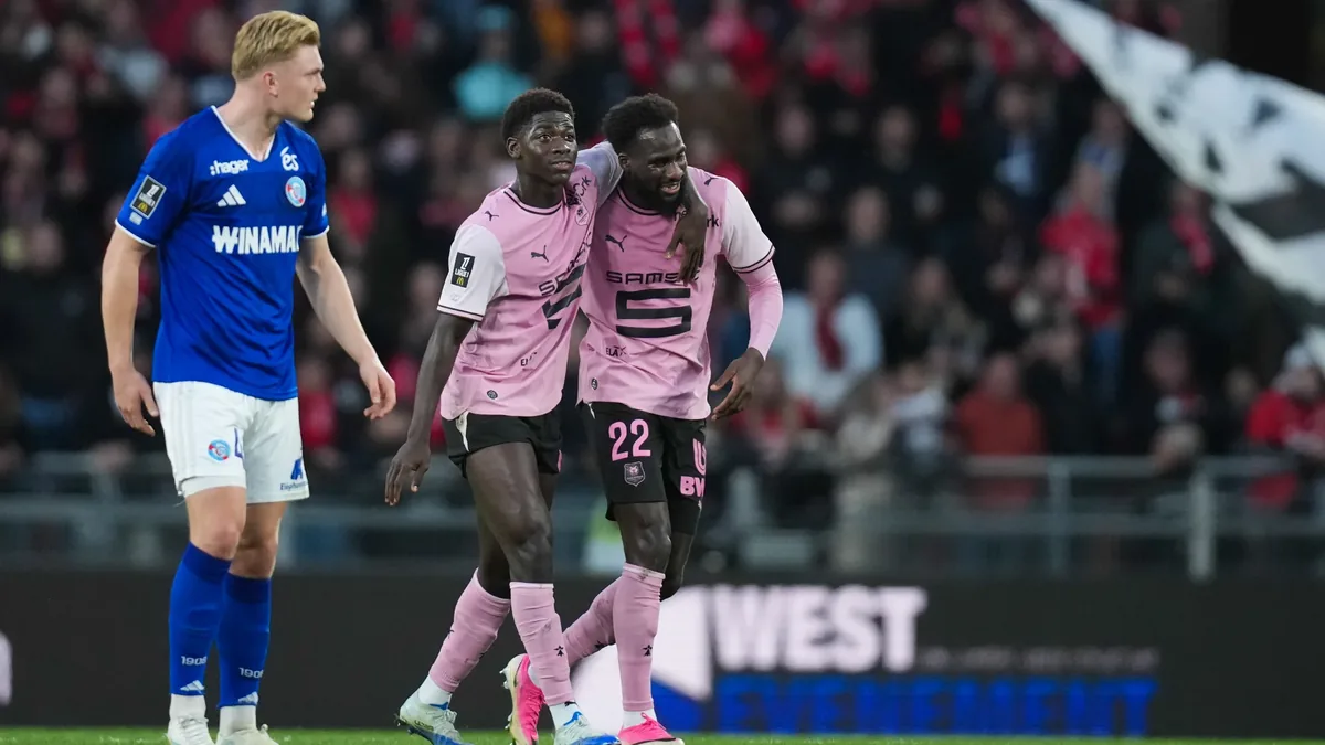 Boulaye Dia et Mahamadou Nagida fêtent un but de Rennes contre Strasbourg au Roazhon Park, octobre 2026