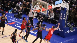 Alperen Sengun et les Houston Rockets, adversaires de Dallas à Macao, face aux Detroit Pistons en janvier 2026