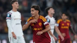 Un joueur de l'AS Rome célèbre face à Cagliari au Stadio Olimpico, octobre 2026