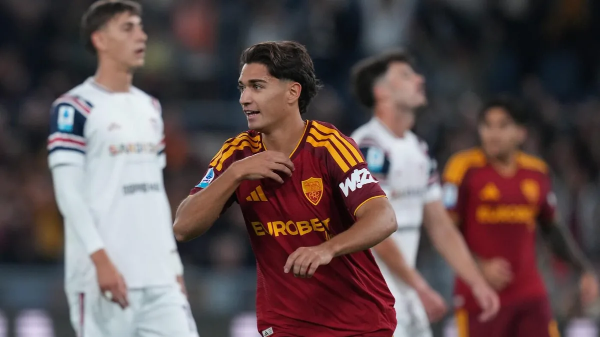 Un joueur de l'AS Rome célèbre face à Cagliari au Stadio Olimpico, octobre 2026