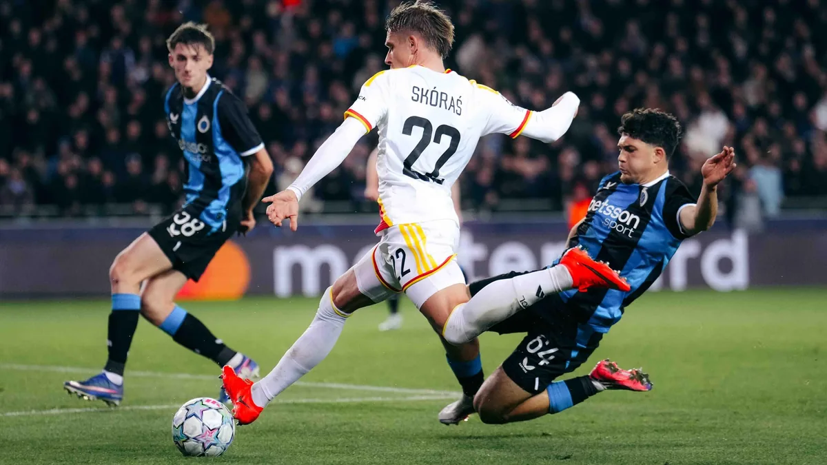 Michał Skóraś sous le maillot du RC Lens face au Club Bruges en Ligue des champions, le 21 octobre 2026