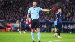 L'arbitre allemand Sven Jablonski lors d'un match de Ligue des champions entre Bruges et Arsenal