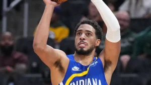 Tyrese Haliburton au tir sous le maillot des Indiana Pacers à Milwaukee, le 26 octobre 2026
