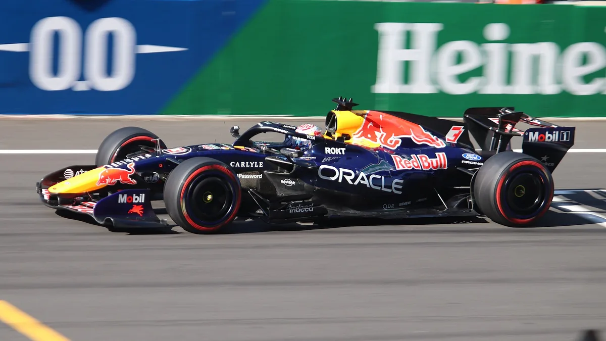 Max Verstappen au volant de sa Red Bull lors des qualifications du Grand Prix de Chine, mars 2026