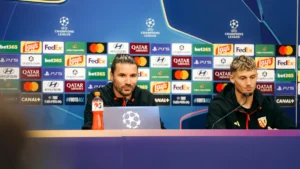 Yannick Cahuzac et Michaël Cuisance en conférence de presse à Bollaert-Delelis avant Lens-Sporting, octobre 2026