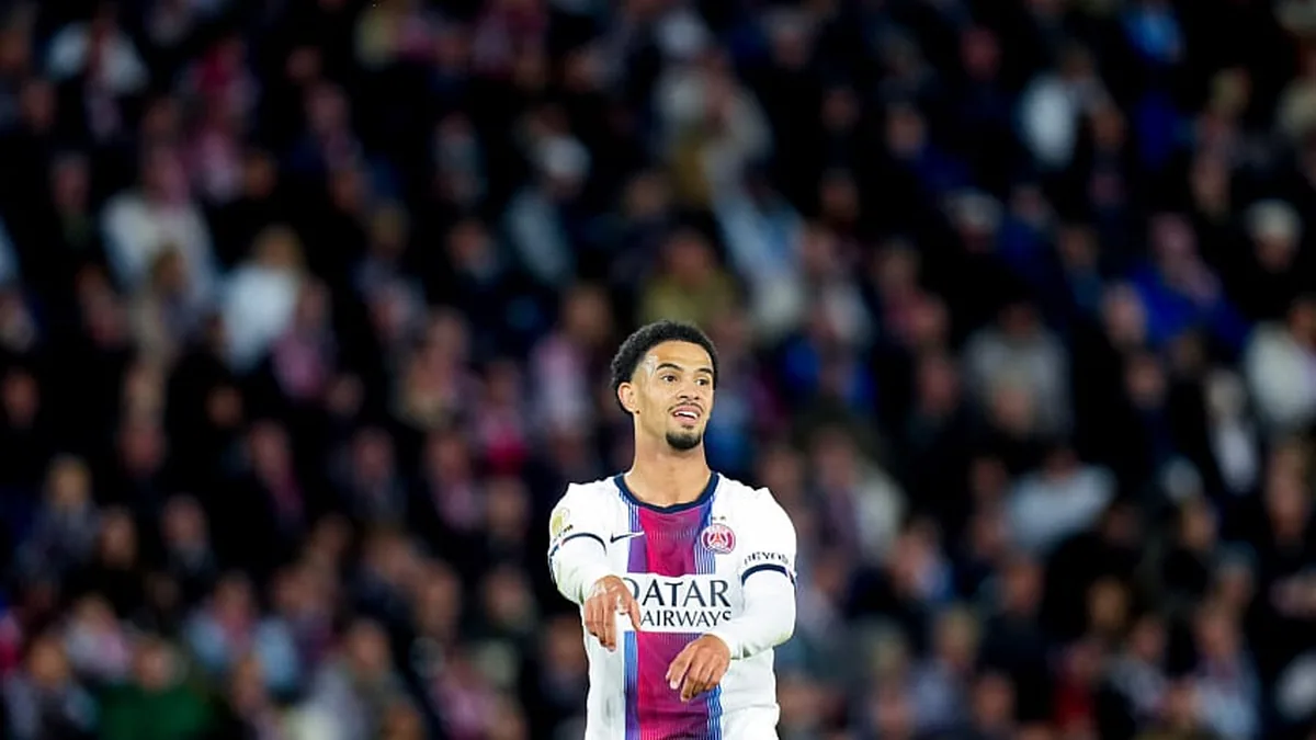 Warren Zaïre-Emery sous le maillot du PSG au Parc des Princes, saison 2026-2027